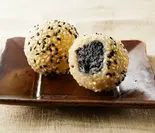 黒ゴマ団子2個（豚でもない角煮丼 豊豚 HOUTON 堀切5丁目店）