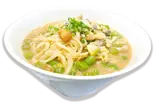 スナップエンドウとシジミ入り海鮮湯麵（串門‐創作中国料理）
