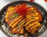 【チーズ】自家製ダレの炙り豚丼 (Cheese Sauce) Grilled Pork Rice Bowl（炙り豚丼香ばし屋 名楽町店）