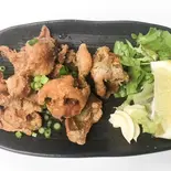 鶏皮唐揚げ(居酒屋福盛)