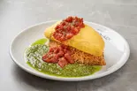 バジルトマトオム(冷製ソース)（下北沢たまごけん）