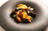 ルスツ羊蹄豚肩ロースと玉子 木耳のオイスターソース炒め（クラブチャイナ）