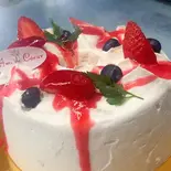 イチゴシフォンケーキ Sサイズ（洋菓子夢工房 アミ・デ・クール）
