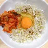 【生麺】キムチ釜玉中華そば(卵、ネギ、ブラックペッパー、キムチ)（釜玉中華そば 世田谷製麺所）