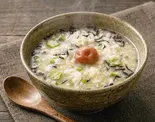 (腸内環境改善)192kcal  ねばねばと食物繊維集めました お腹のための粥(糸寒天・めかぶ・おくら・ひじき・しらたき・ごぼうなど) トッピング梅干付（風邪・胃腸炎の回復に お粥小屋 健康お粥専門店）