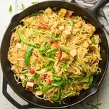 VEG SINGAPORE NOODLES 野菜シンガポール野菜（Desi tadka (Indian restaurant)）