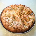 ガーリックチーズナン GarlicCheeseNan（インド料理 シャングリーラ）