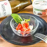 【麹パワー】フルーツトマトとブッラータ(モッツァレラチーズ)のカプレーゼ（創作料理とワインのお店上田慎一郎）