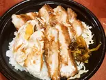 丼ぶり 照りたまマヨチキン(カレーケバブ&ラッシー クインズケリー)