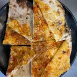 Chicken Cheese Naan / チキンチーズナン（インド料理RAJ）