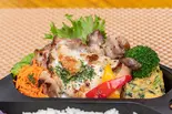 鶏肉の味噌漬け焼き弁当（おきなわ食材の店 もみじ弁当）