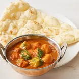 野菜カレーとナン（インド料理ウッタム）