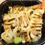 エビとサーモンのチーズ炙り丼(笹互 綾瀬店)