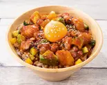 20.サーモンとタコの韓国風ユッケポキ(十五穀米のヘルシーポキ丼の店Poki☆Poki 神保町店(海南鶏飯本舗))