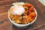 温玉あご出汁唐揚げ×旨辛ヤンニョム唐揚げ丼（贅沢極み唐揚げ あご家）