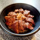 牛ハラミステーキ丼(ハラミ100g)（La Luz）
