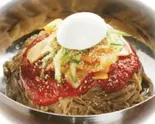 ビビン冷麵(新大久保韓国横丁 マポ豚足)