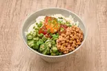 免疫効果の向上!「卵黄醤油漬けマグロの3種のねばとろ丼」(健康志向のねばとろ日和 本八幡店)
