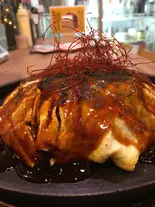 爆弾焼き！(甘辛の広島お好み焼き)（クラフトビール＆広島お好み焼き D.speed）