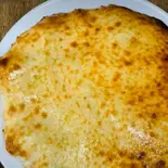 ガーリックハニーチーズナン/Garlic Honey Cheese Nan（インドレストランカナ・カジャ御徒町 KHANA KHAZA）