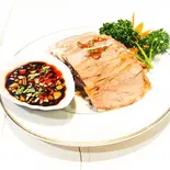 薄切り牛肉の旨辛ソース添え（串門‐創作中国料理）