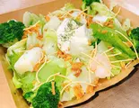 グリーンサラダ  Green salad〈※一部サステナブル容器使用〉（《1111円〜チーズ推しの"普通"のピザ》24-twenty four-）
