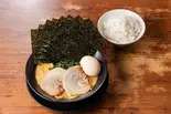 スペシャルとんこつ醤油ラーメン＆ライス（横浜家系ラーメン武骨家鶴見店）