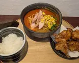 牛骨出汁スパイシーラーメン(唐揚げセット)（大阪ハラルラーメン EMINA）