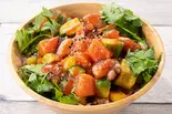 14.サーモンとタコのパクチー入りアジアン風ポキ（十五穀米のヘルシーポキ丼の店 Poke Poke 天下茶屋店）
