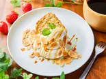 キャラメルとローストアーモンドのたっぷり生クリームのふわとろシフォンケーキ（スイーツカフェ ニューヨーク 神楽坂）