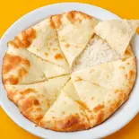 ココナッツチーズナン Coconut Cheese Naan(インド&タイ料理新所沢店)