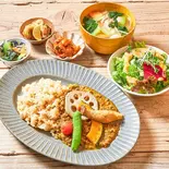 清流若鶏とたっぷり野菜のキーマカレーセット(玄米カフェ実身美大手町店)
