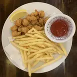 鶏の軟骨唐揚げとポテトフライ(大阪 満マル 大宮東口店)