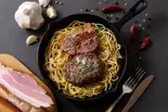 【相盛り】ベーコン＆ハンバーグのペペロンチーノ Bacon ＆ Hamburg Peperoncino（【ニンニク＆絶品パスタ】漢のペペロンチーノ 田町店）
