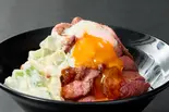 【女性人気】温玉アボカドタルタルローストビーフ丼 Avocadotartar Soft-Boiled Egg Roast Beef Bowl（濃厚ローストビーフとハラミ丼「タルビー」 久米川店）