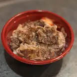 【肉300g】総重量ズッシリ！タレが染みたご飯まで旨い！ガッツリ牛カルビ丼(キムチ付)（牛タコスと焼肉丼）