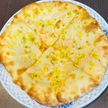 ガーリックチーズナン Garlic Cheese Nan（INDIAN NEPALI RESTAURANT SUBHA LAKSHMII〜インド・ネパール料理 スバラクシュミー）