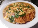 中華風ニラ玉カツ丼（カミナリ飯店）