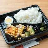 キクラゲ玉子弁当（中華の台所 紅味）