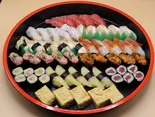 特選握り5人前(盛り込み桶) Special Sushi Selection - Serving for 5 (Assorted Platter)（寿司あおい 成城学園店）