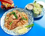 パッタイ・生春巻きset Pad Thai・Fresh Spring Roll Set（タイ・イサーン料理 ヤムヤム三田）