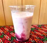 ブルーベリーラッシー BLUEBERRY LASSI（インディンネパールフードキャラバン）
