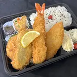 ミックスフライ弁当(みそ汁付)(歌舞伎町の台所 かど平 × ホルモン焼 幸永)