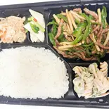 牛肉ピーマン弁当（大衆酒場＆食堂888 ハチミツ）