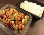 宫保鸡丁盖饭 鶏肉とピーナッツ 丼（四川料理 成都小吃）