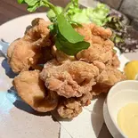 洋食屋の本気の唐揚げ(5個)（【昔ながらのオムライスとナポリタン】隠れ家洋食の店ぴかぴかぶー）