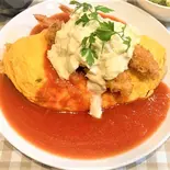 タルタルエビフライのトマトソースオムライス（洋食 夢たまご）