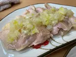 【ネギ好き必須】蒸し鶏ネギ塩ソースがけ（焼鳥・おでん KUSIO 寺田町店）