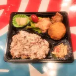 メンチからあげ弁当 プリンつき（おばんざいや早乙女 銀座本店）