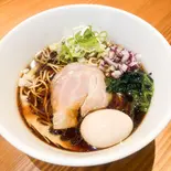 味玉黒醤油らーめん（らぁ麺葉山）